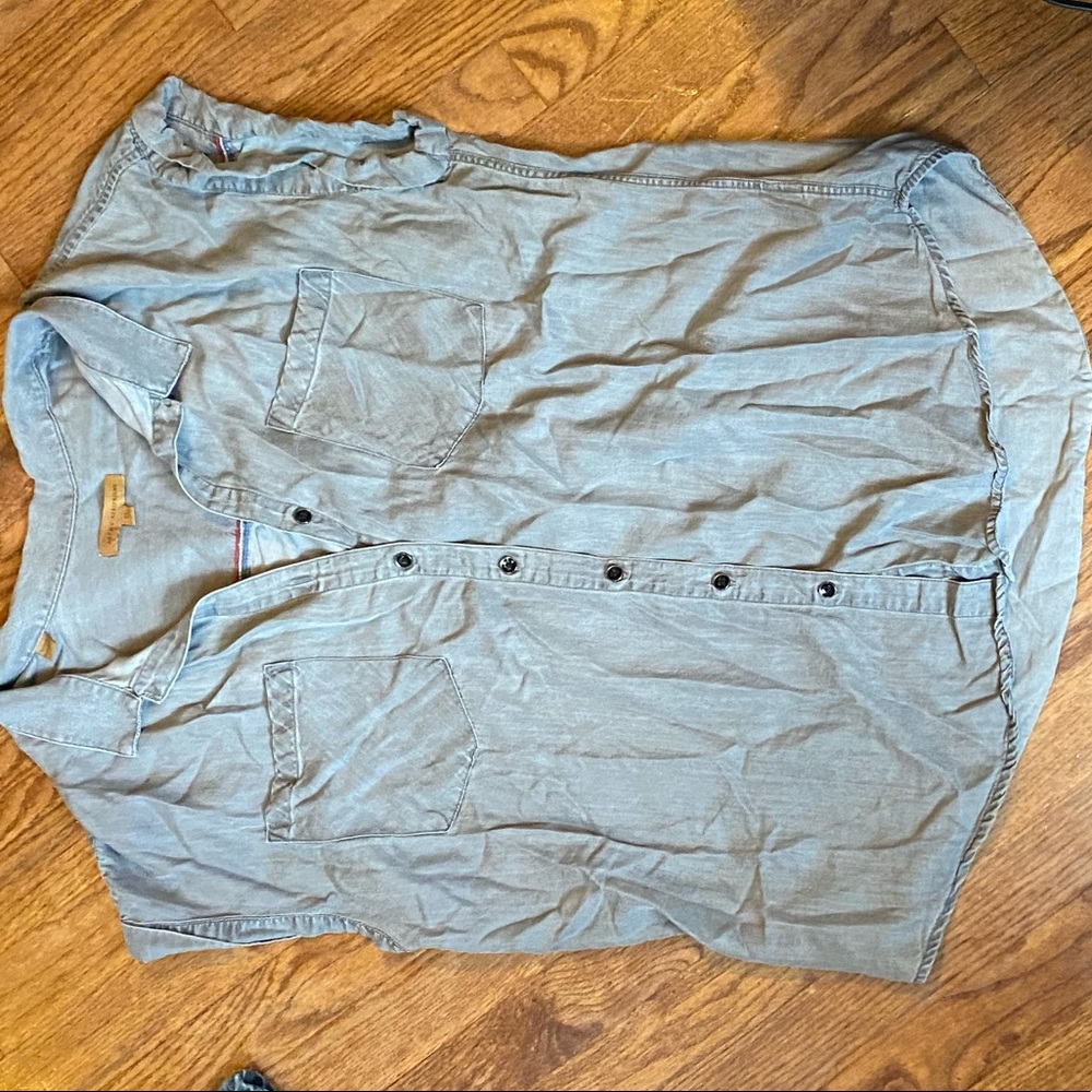 Button down Sleeveless Blouse